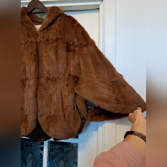 Gorgeous real fur poncho cape, brown muskrat - Picture 5 of 16